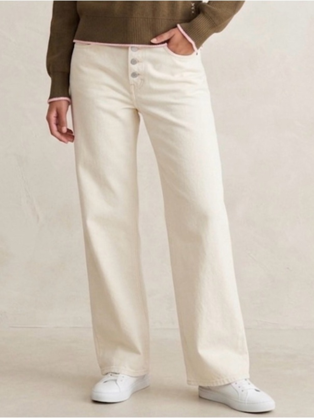 Universal Thread women’s 12 Cream mid rise baggy leg Jeans NWT